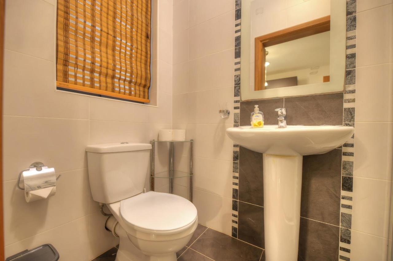 Large 3 Bedrooms Steps Away From Balluta Bay Bcam2-1 Sliema Zewnętrze zdjęcie