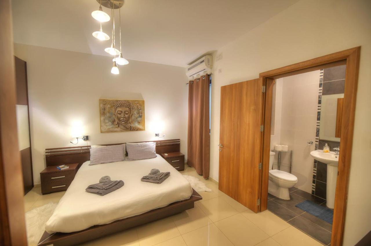Large 3 Bedrooms Steps Away From Balluta Bay Bcam2-1 Sliema Zewnętrze zdjęcie